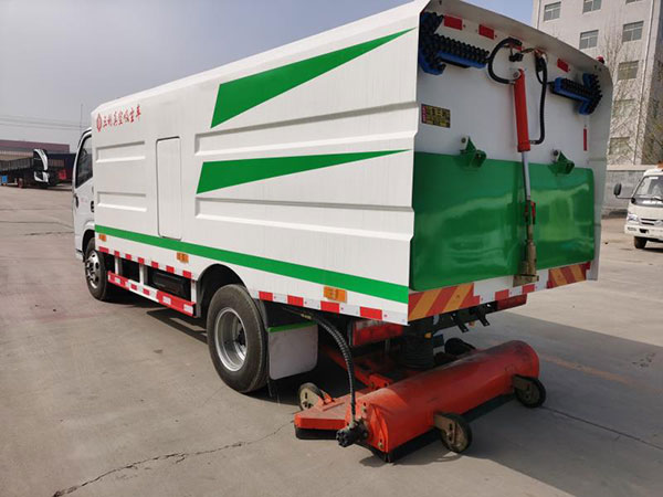 KY开元集团东风多利卡滚扫式吸尘车价格